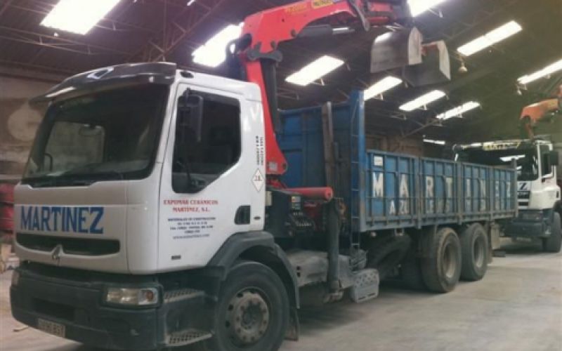 Transporte a obra con camiones grúa